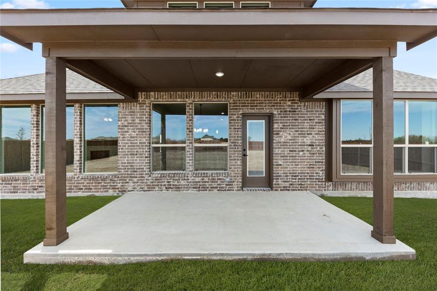 25. 705 Soprano - Patio