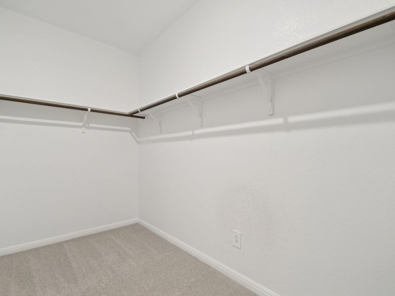 Spacious, unfurnished interior of a new home in Riverbend at Double Eagle - Boulevard Collection, Cedar Creek (Image 9).