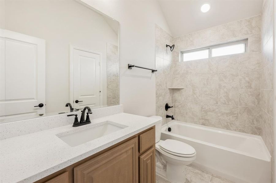 Furnished interior view inside a new home in Liberty, Melissa (Image 14).