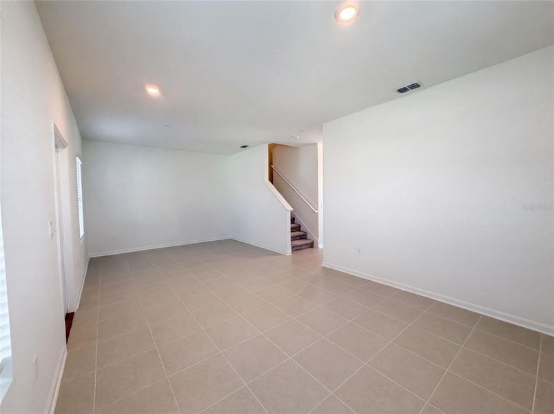 Spacious, unfurnished interior of a new home in , Apopka (Image 13).