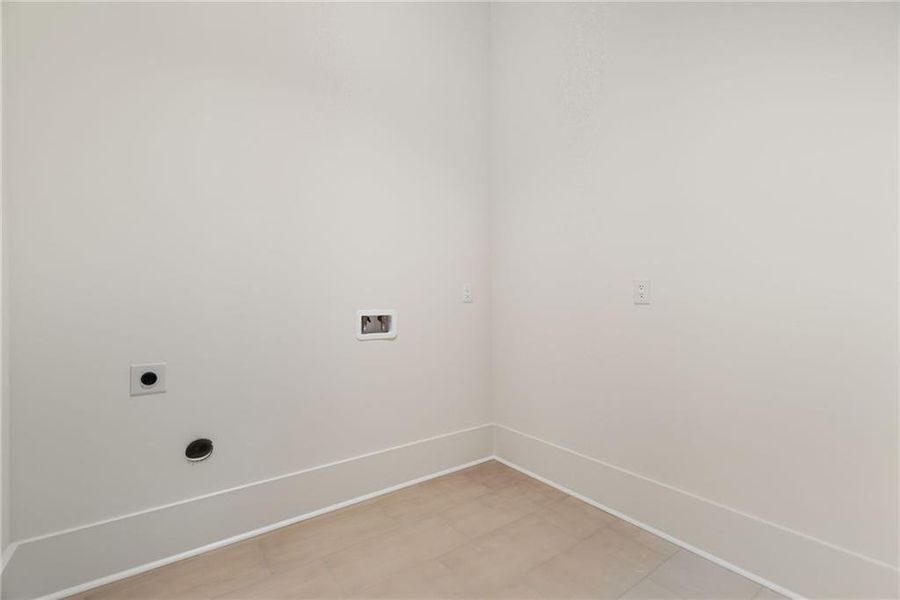 Spacious, unfurnished interior of a new home in , Alpharetta (Image 86).