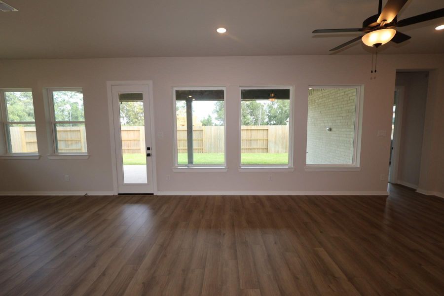 Spacious, unfurnished interior of a new home in Sundance Cove Lakeside - Overlook View Collection, Crosby (Image 10). Spacious, unfurnished interior of a new home in Sundance Cove Lakeside - Overlook View Collection, Crosby (Image 10).