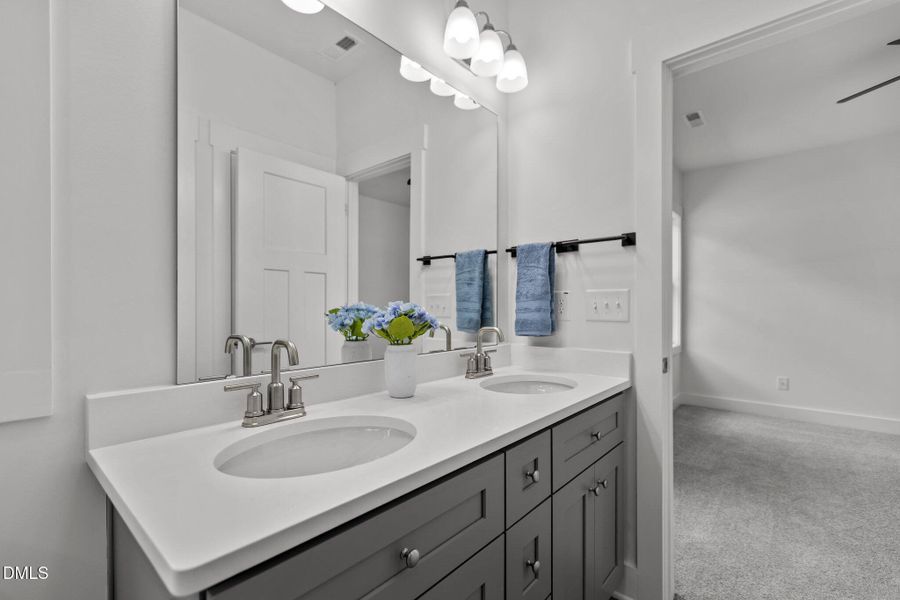 Copy of Copy of 20-web-or-mls-2N6A1506