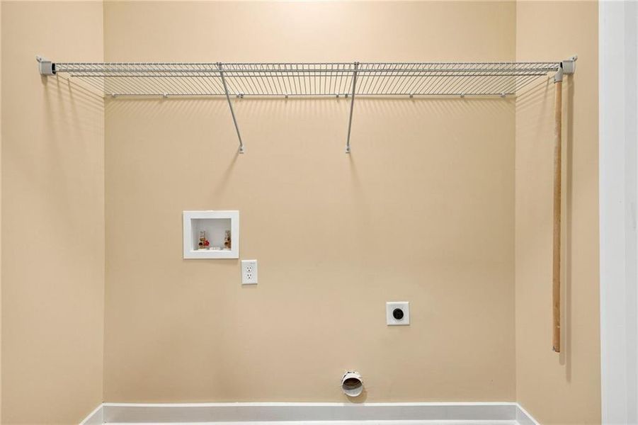 Spacious, unfurnished interior of a new home in , Rome (Image 25).