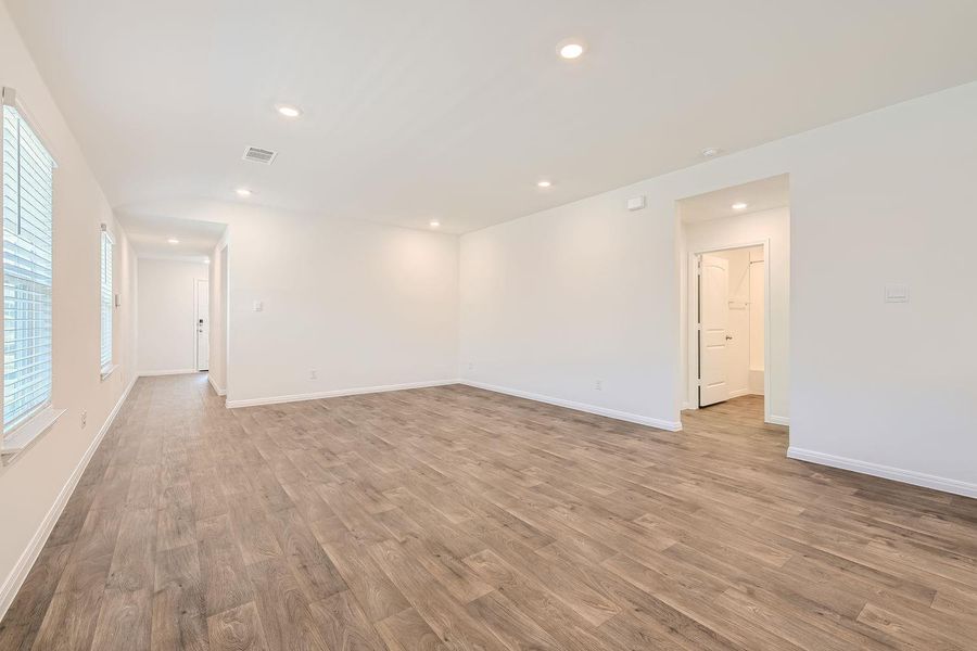 Spacious, unfurnished interior of a new home in , Kyle (Image 11).