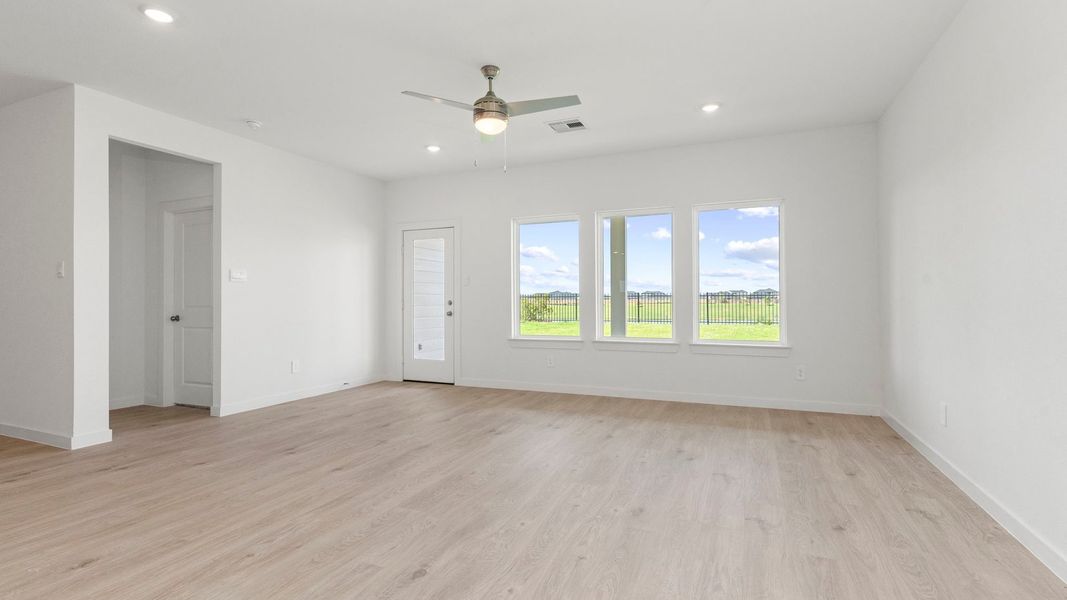 Spacious, unfurnished interior of a new home in Tamarron, Fulshear (Image 40). Spacious, unfurnished interior of a new home in Tamarron, Fulshear (Image 40).