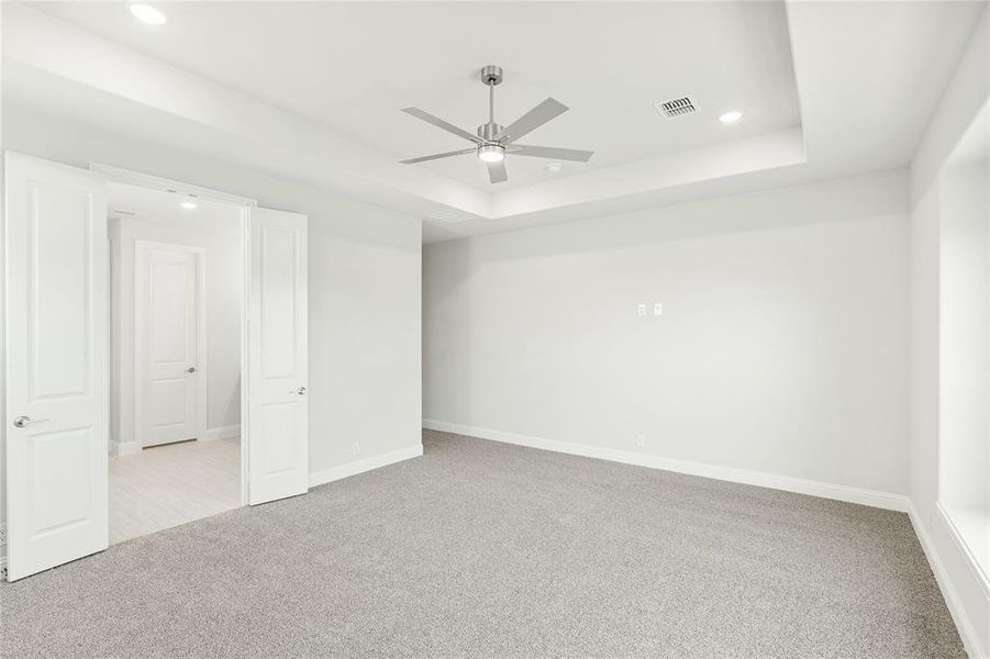 Spacious, unfurnished interior of a new home in Chaparral Park, Oak Point (Image 26). Spacious, unfurnished interior of a new home in Chaparral Park, Oak Point (Image 26).