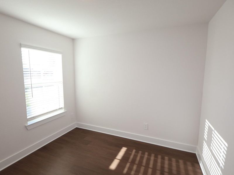 Spacious, unfurnished interior of a new home in Sorella, Tomball (Image 14).