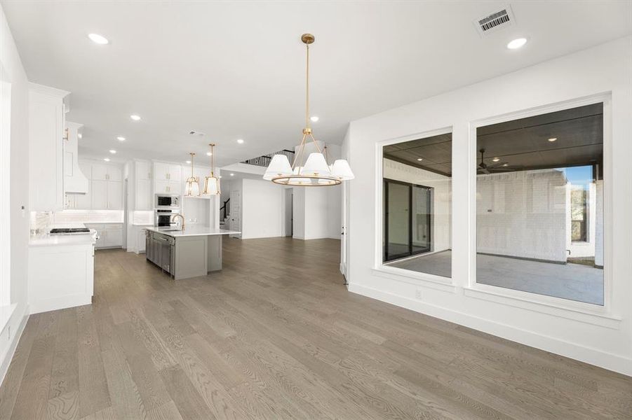 27. 591 Twilight - Dining (2)