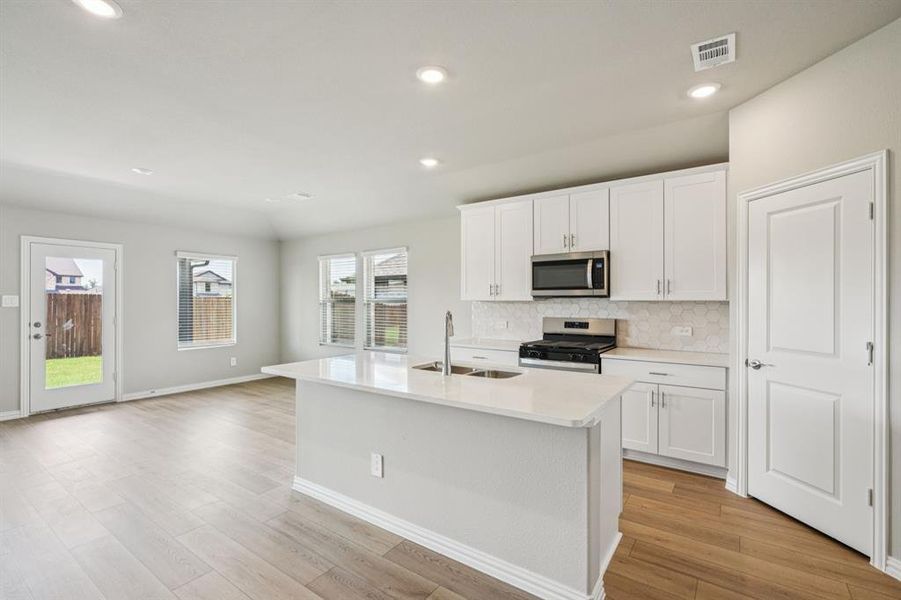 Photo is not of the actual home, but is an inspirational photo of builder’s model home and may depict options, furnishings, and/or decorator features that are not included. Photo is not of the actual home, but is an inspirational photo of builder’s model home and may depict options, furnishings, and/or decorator features that are not included.