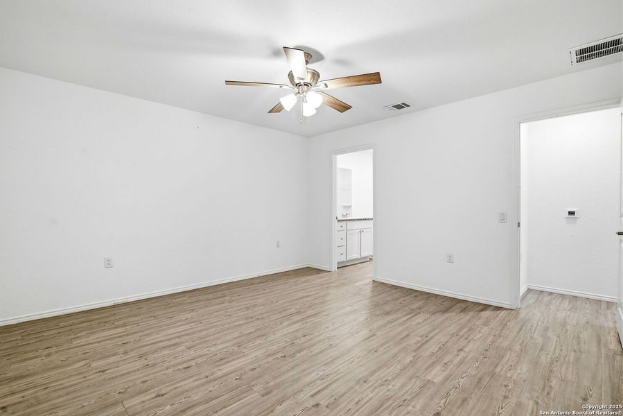 Spacious, unfurnished interior of a new home in Vida: Cottage Collection, San Antonio (Image 25). Spacious, unfurnished interior of a new home in Vida: Cottage Collection, San Antonio (Image 25).