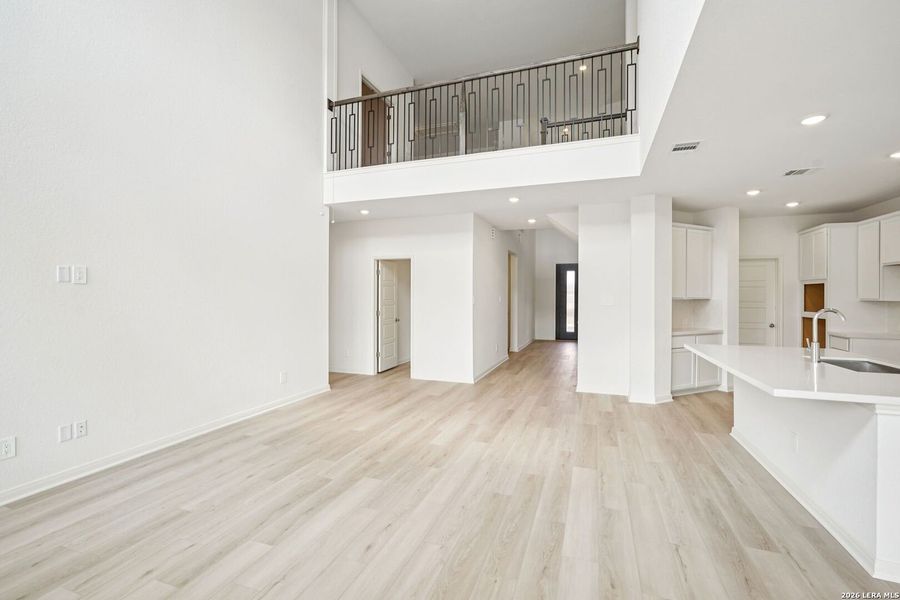 Spacious, unfurnished interior of a new home in Estancia Ranch - Classic Series, San Antonio (Image 22).