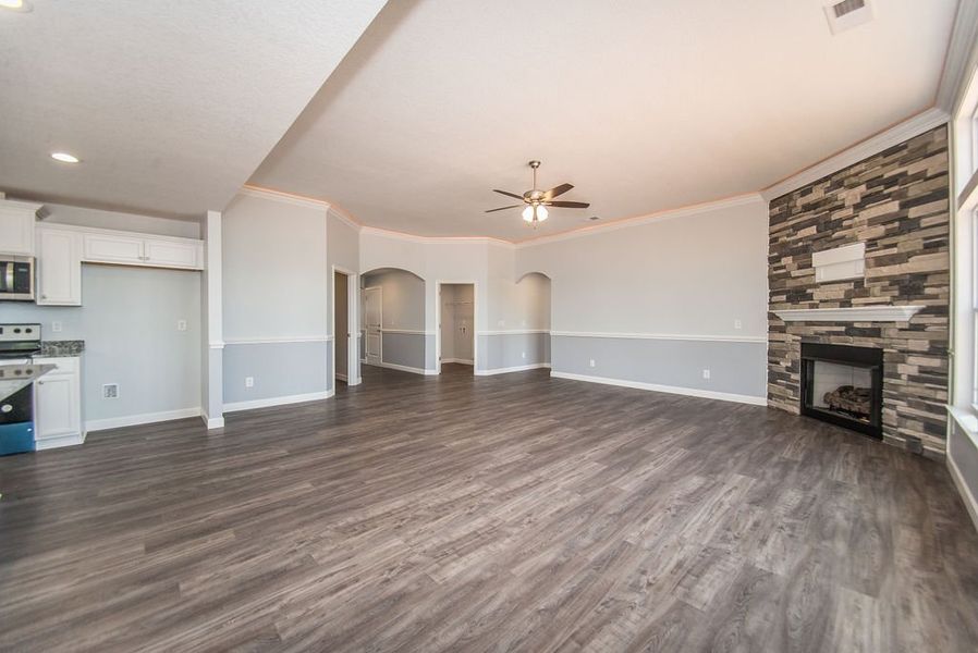 Representative unfurnished interior of a home built from the Franklin by Enchanted Homes in Guadalupe Heights, Seguin (Image 24).