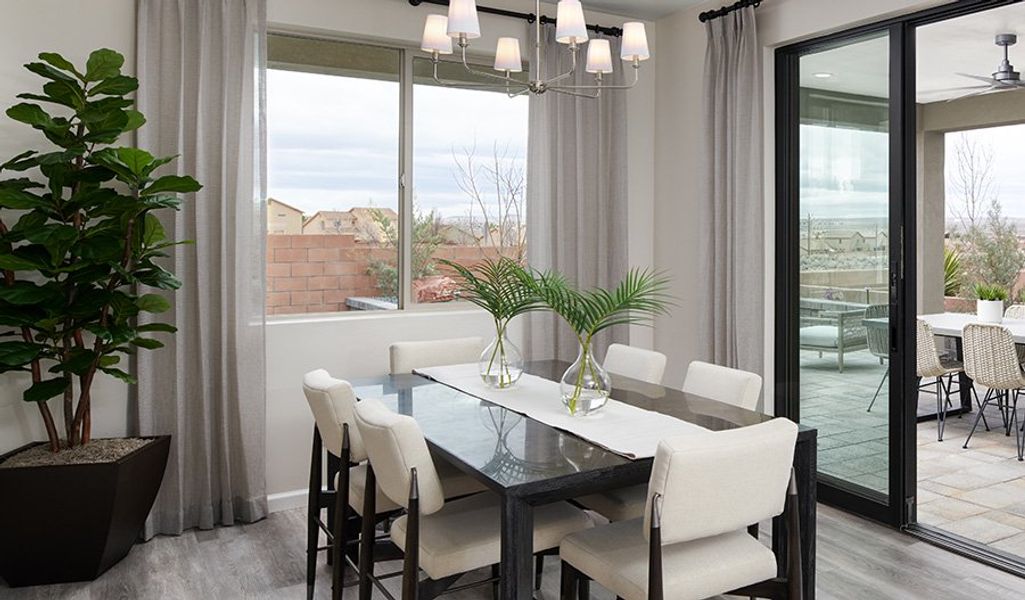 Augusta-Q740-VistaMontebella dining room