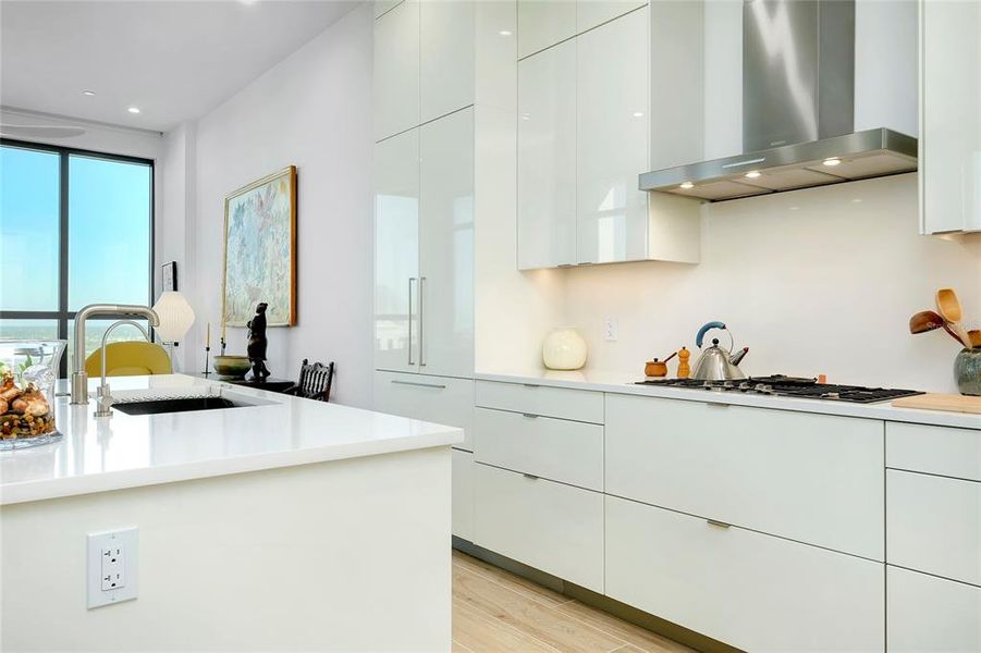 Furnished interior view inside a new home in , Sarasota (Image 43).