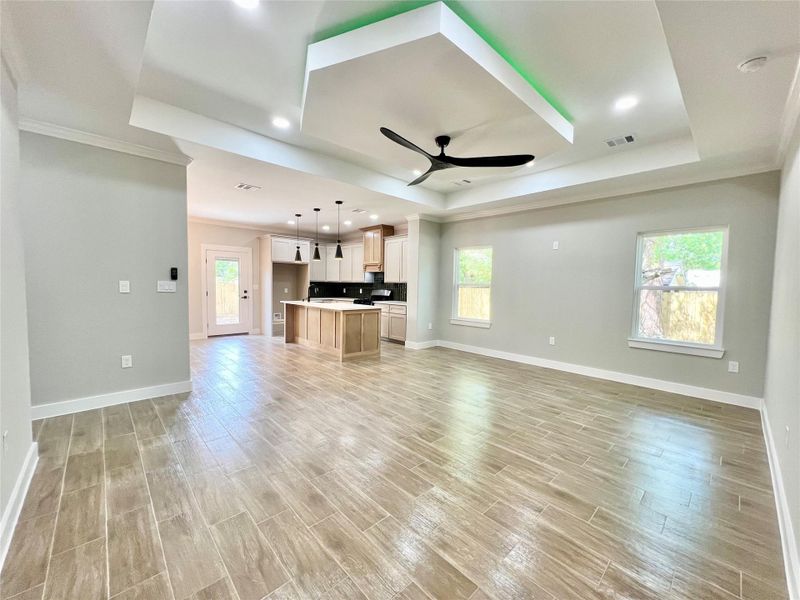 Spacious, unfurnished interior of a new home in , Santa Fe (Image 23).