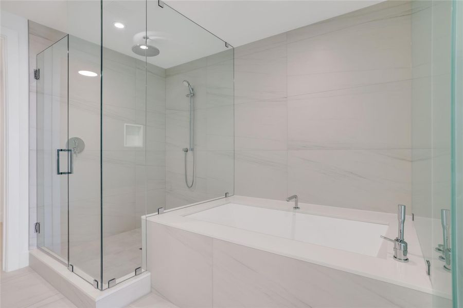 Furnished interior view inside a new home in , Fort Lauderdale (Image 7).