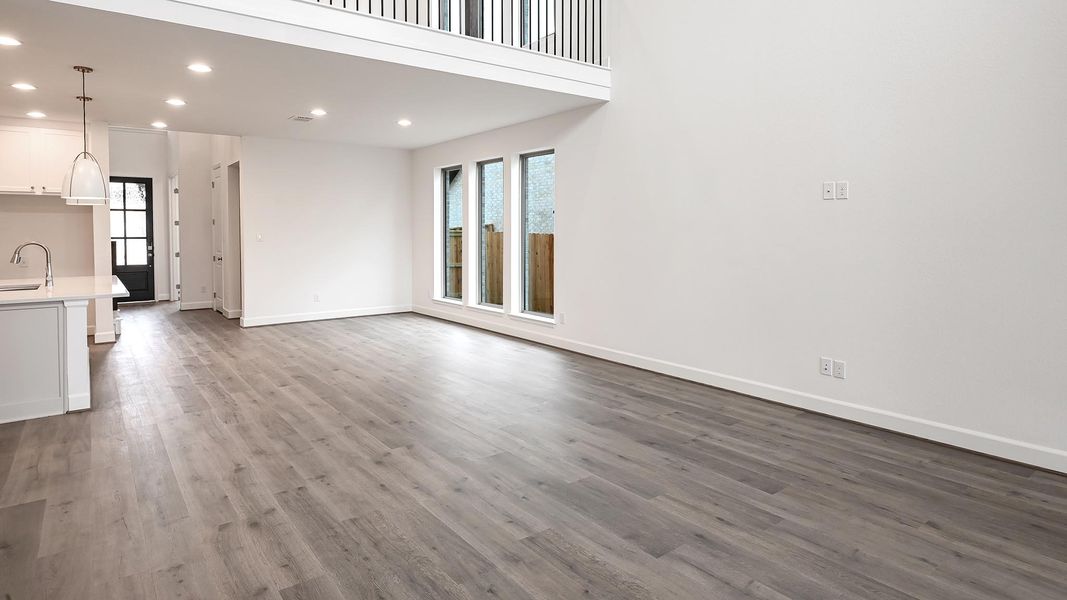 Spacious, unfurnished interior of a new home in Crosswinds 50', Kyle (Image 25).