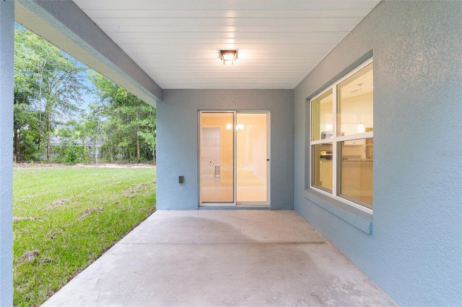 Spacious, unfurnished interior of a new home in , Citrus Springs (Image 12).