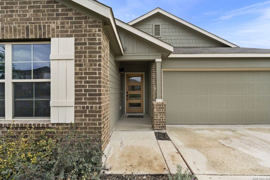 Exterior details and patio area of a home in Hunters Ranch, San Antonio (Image 4). Exterior details and patio area of a home in Hunters Ranch, San Antonio (Image 4).