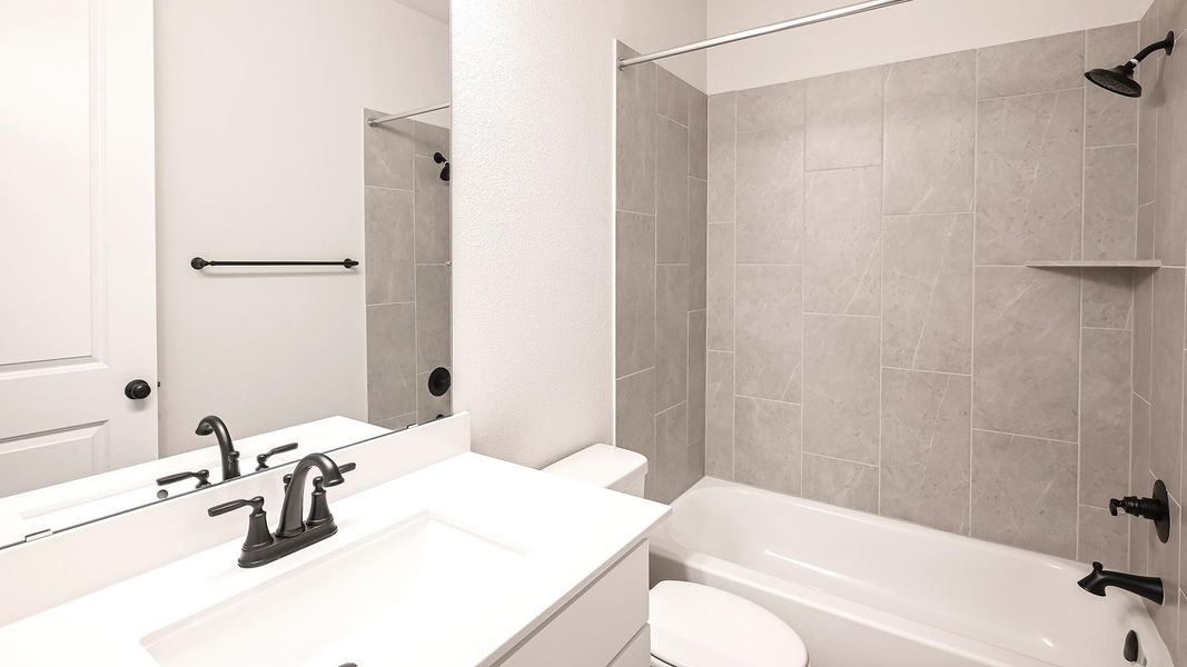 Furnished interior view inside a new home in 6 Creeks 45', Kyle (Image 9). Furnished interior view inside a new home in 6 Creeks 45', Kyle (Image 9).