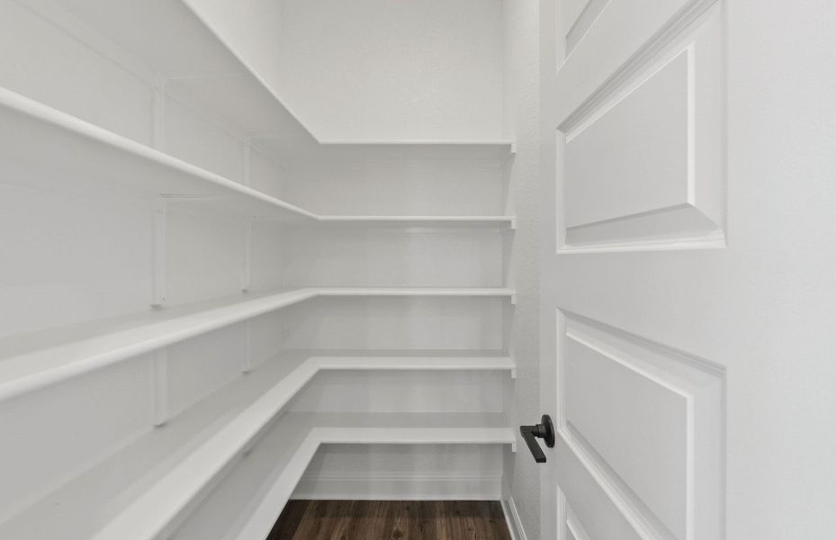 Spacious, unfurnished interior of a new home in Santa Rita Ranch, Liberty Hill (Image 37).