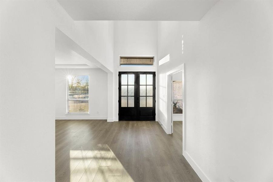 Spacious, unfurnished interior of a new home in Broadmoor Estates, Ovilla (Image 22).