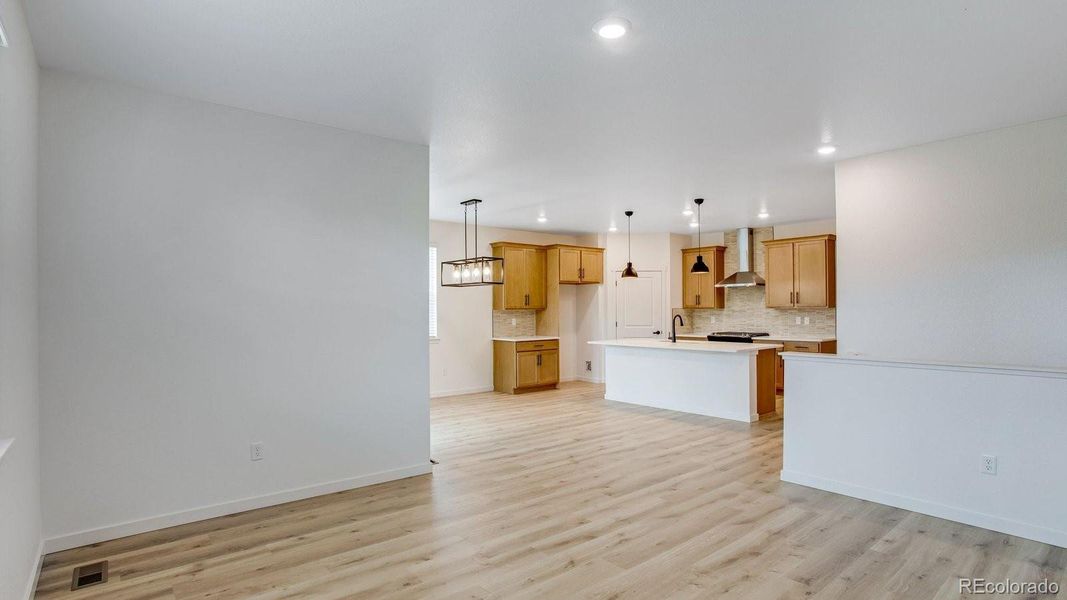 Spacious, unfurnished interior of a new home in Hansen Farm, Fort Collins (Image 17).