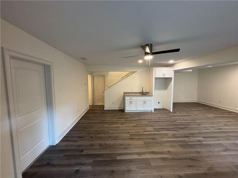 Spacious, unfurnished interior of a new home in , Marietta (Image 27).