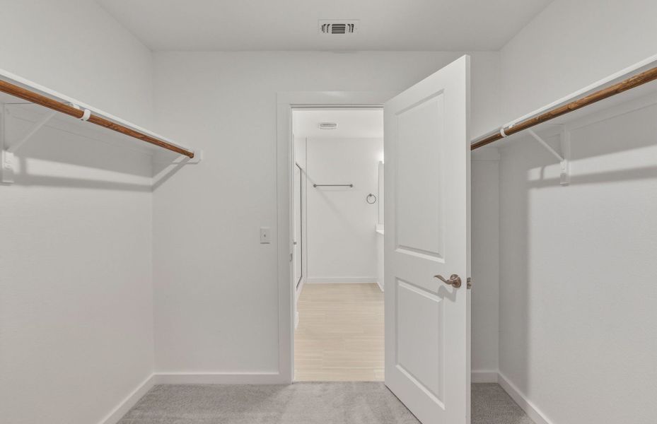 Spacious, unfurnished interior of a new home in Crosswinds, Kyle (Image 14).