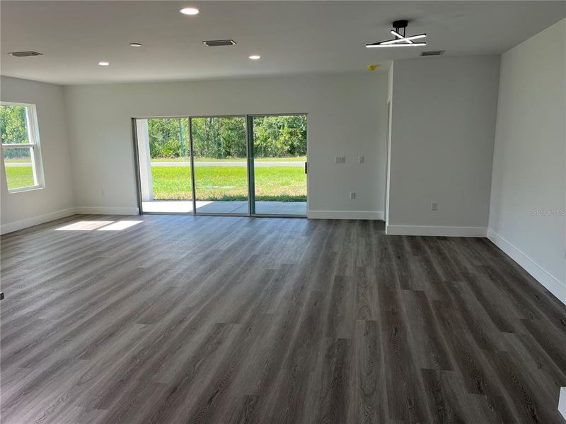 Spacious, unfurnished interior of a new home in , Kissimmee (Image 16).