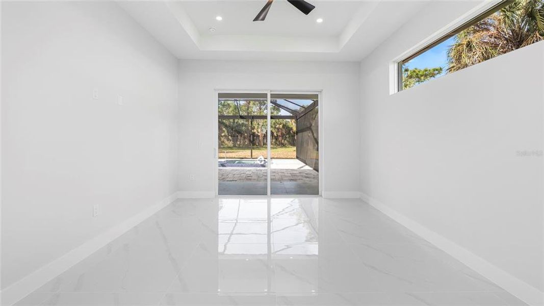 Spacious, unfurnished interior of a new home in , Naples (Image 29).