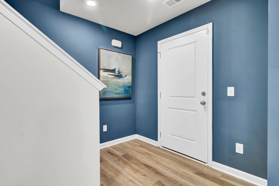 Spacious, unfurnished interior of a new home in Essence at Chestnut Ridge North, Hopkins (Image 18).