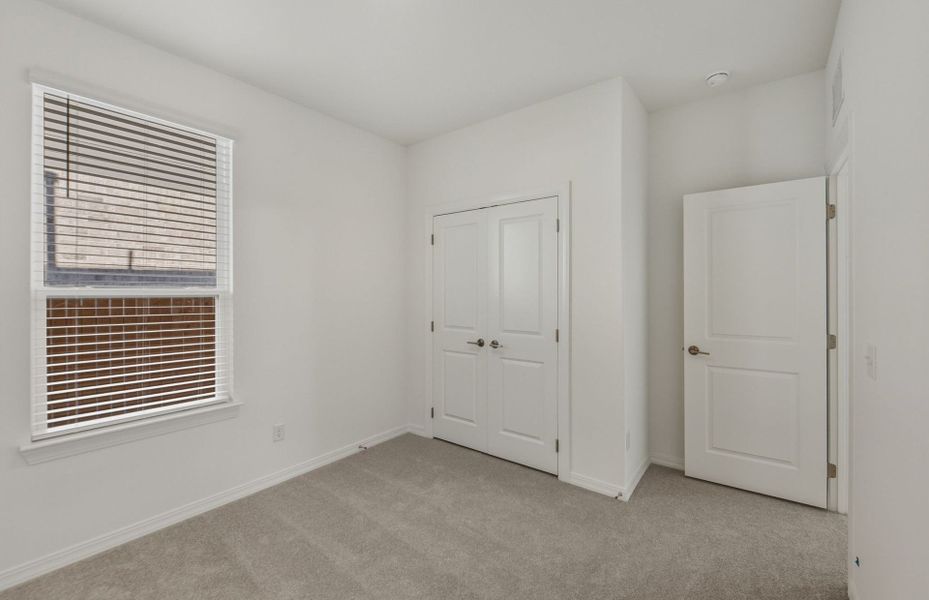 Spacious, unfurnished interior of a new home in Crosswinds, Kyle (Image 34).