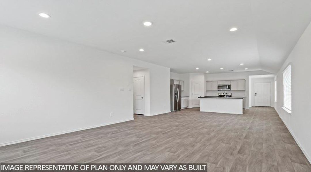 Spacious, unfurnished interior of a new home in Venetian Pines, Conroe (Image 11).