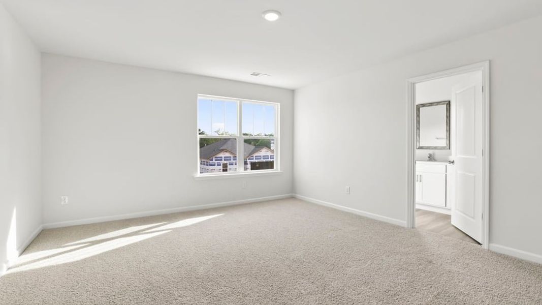 Spacious, unfurnished interior of a new home in Varner Station, Woodruff (Image 26).