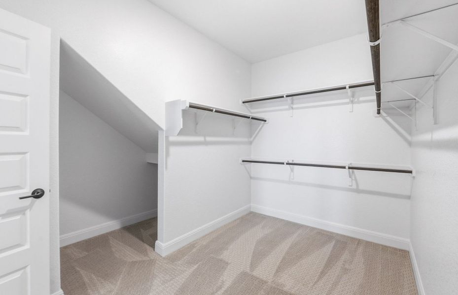 Spacious, unfurnished interior of a new home in Santa Rita Ranch, Liberty Hill (Image 41).