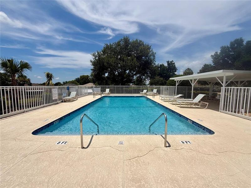Community amenities in , Beverly Hills (Image 42).