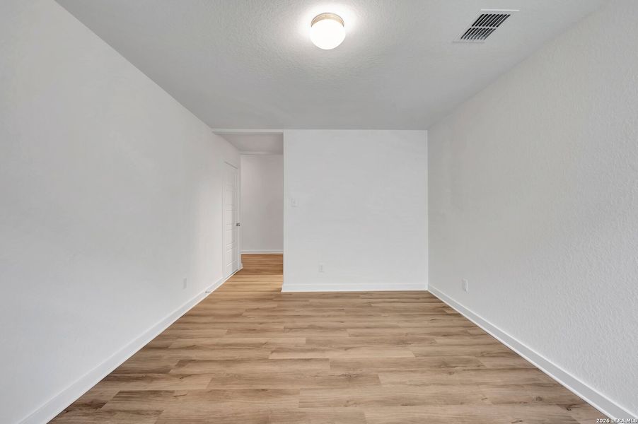 Spacious, unfurnished interior of a new home in Legacy Hills, San Antonio (Image 25).