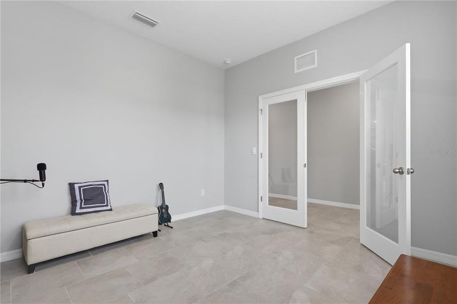 Spacious, unfurnished interior of a new home in Deerbrook, Land O' Lakes (Image 23).