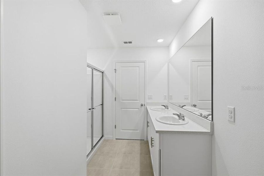 Furnished interior view inside a new home in Waterstone, Groveland (Image 10).