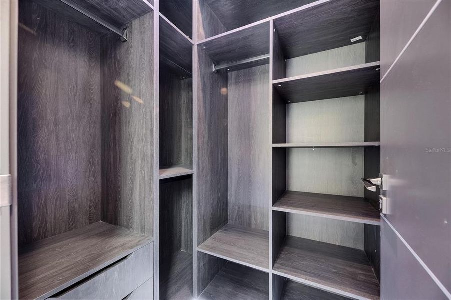 Image 50 of a home in .