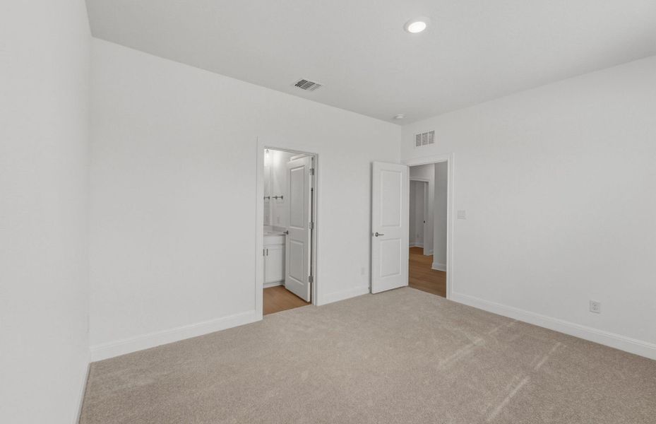 Spacious, unfurnished interior of a new home in Saddleback at Santa Rita Ranch, Liberty Hill (Image 34). Spacious, unfurnished interior of a new home in Saddleback at Santa Rita Ranch, Liberty Hill (Image 34).