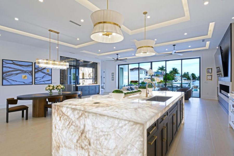 KITCHEN KITCHEN