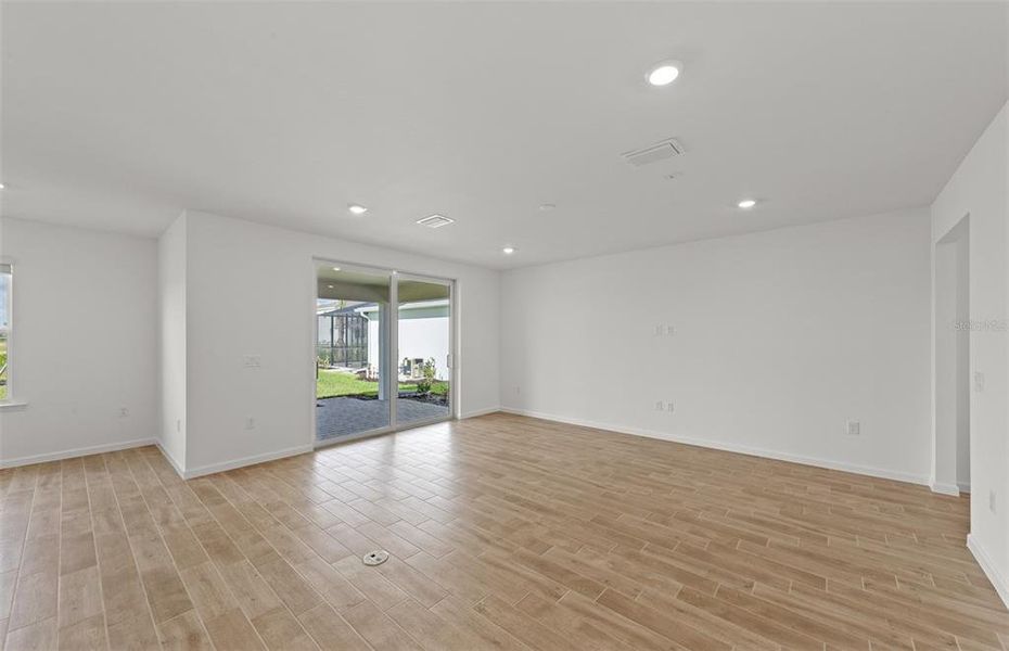 Spacious, unfurnished interior of a new home in Reagan Landing, Bradenton (Image 29). Spacious, unfurnished interior of a new home in Reagan Landing, Bradenton (Image 29).
