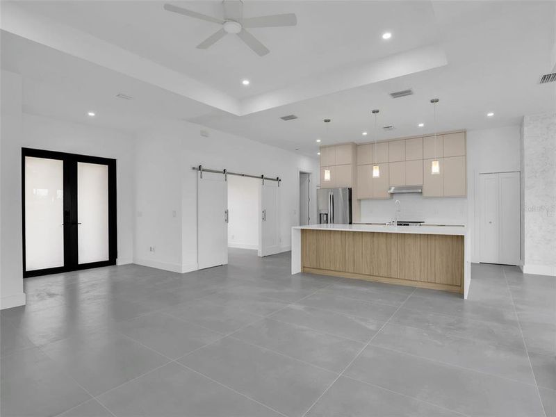 Spacious, unfurnished interior of a new home in , Port Charlotte (Image 45).