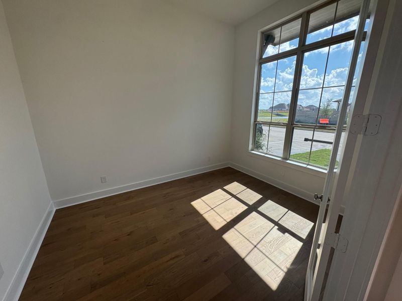 Spacious, unfurnished interior of a new home in Legacy, League City (Image 19).