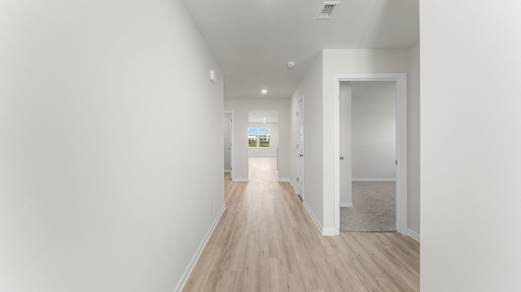 Spacious, unfurnished interior of a new home in Liberty, Panama City (Image 10).