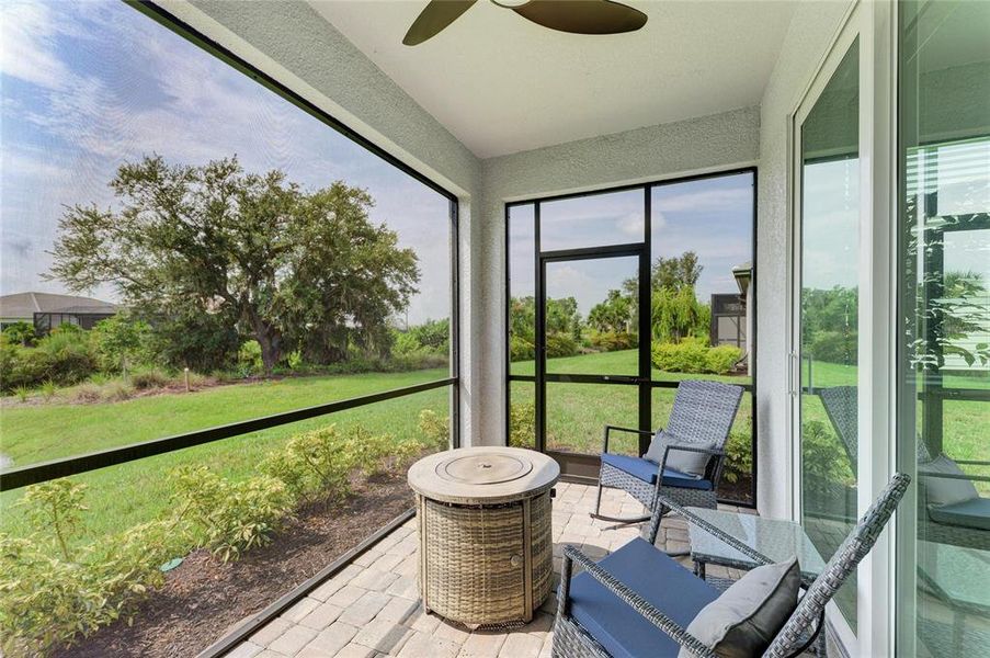 Exterior details and patio area of a home in , Lakewood Ranch (Image 28).
