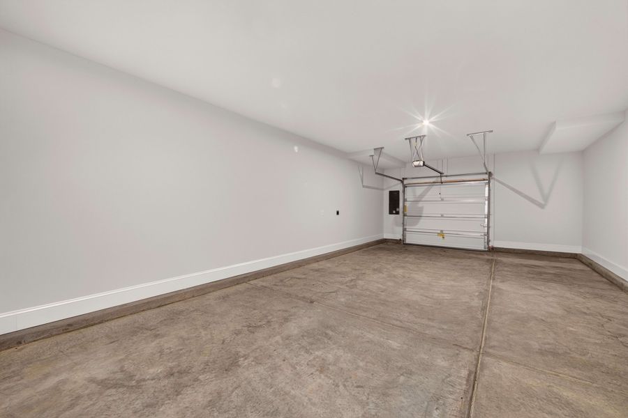 Spacious, unfurnished interior of a new home in Old Town Village, Waxhaw (Image 48). Spacious, unfurnished interior of a new home in Old Town Village, Waxhaw (Image 48).
